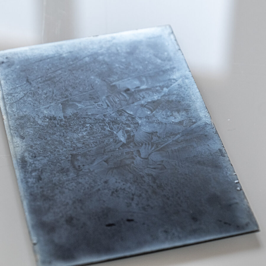 Glasplatten digitalisieren: Fotoplatte: Schichtseite. Fotoplatte: Schichtseite.